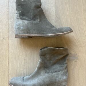 Vince suede women’s Ankle Boots 8.5